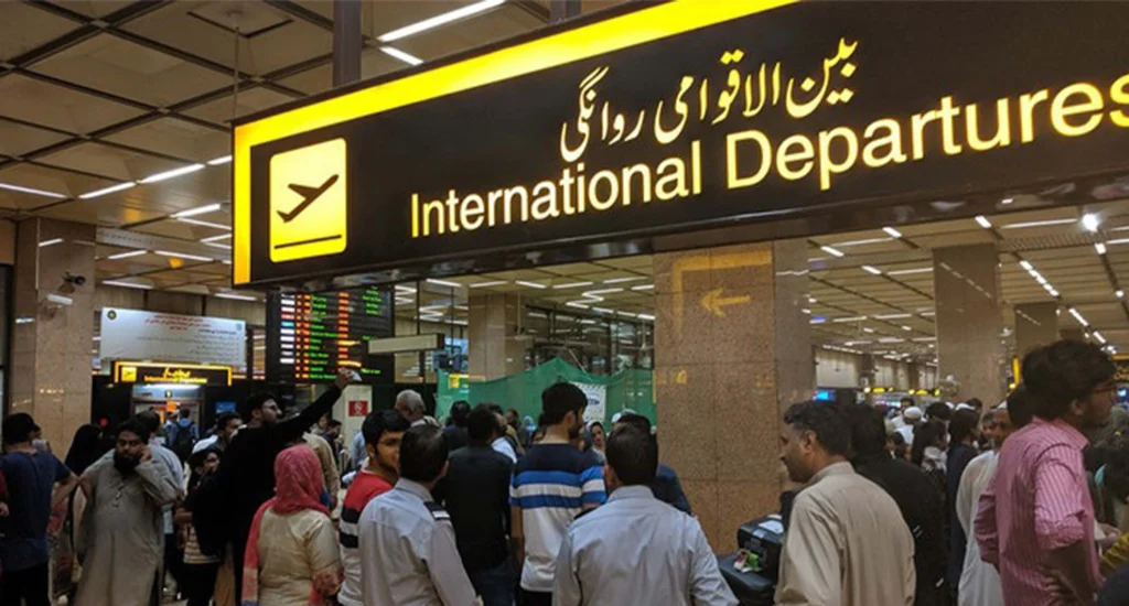 Workers leave pakistan